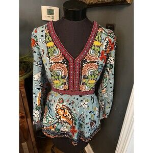 Akemi + Kim Heavily Beaded light BlueFloral fitted Blouse Top Fitted Shirt sz 10